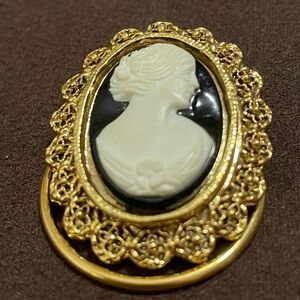 Cameo Vintage scarf clip